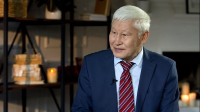 &laquo;Қазақтың ажырасу мен ойнастық қылғаннан басқа проблемасы жоқ&raquo;: Асқар Жұмаділдаев қазіргі қоғам туралы