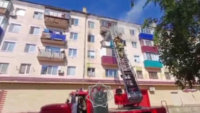 Рудныйда көпқабатты үйден шыққан өрттен адамдар құтқарылды