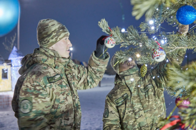 Елордалық ұландықтар өз күштерімен мұз қалашық жасады