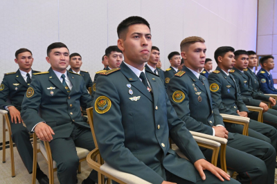 Президент үздік курсанттарға «аға лейтенант» атағын беруді ұсынды