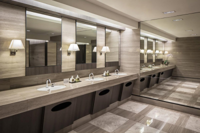 «Тамағына шанышқы тақаған»: Ақтөбеде ер адам дәмхана әжетханасында қызды зорламақ болды