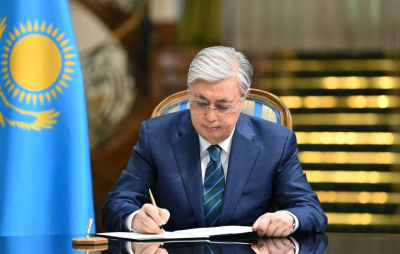 Президент «Парламенттік реформа жөніндегі жұмыс тобы туралы» өкімге қол қойды