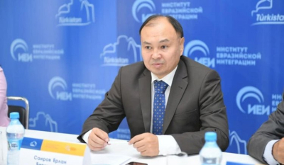 &ldquo;Бұл не деген бассыздық?&ldquo; Депутат руға бөлінуді насихаттайтын фильмді сынады