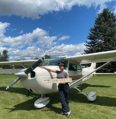 Аспанға құштар бойжеткен