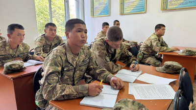 Фитнес-білезіктер, дрондар және IT-оқыту: Қорғаныс министрлігі жаңа әскери қызметтің пилоттық жобасын жүзеге асырамақ