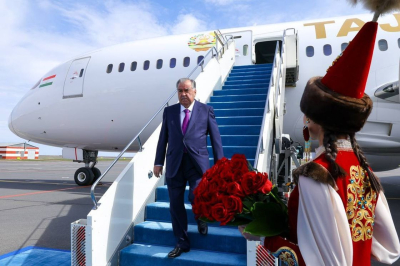Тәжікстан президенті Эмомали Рахмон Астанаға келді (фото)