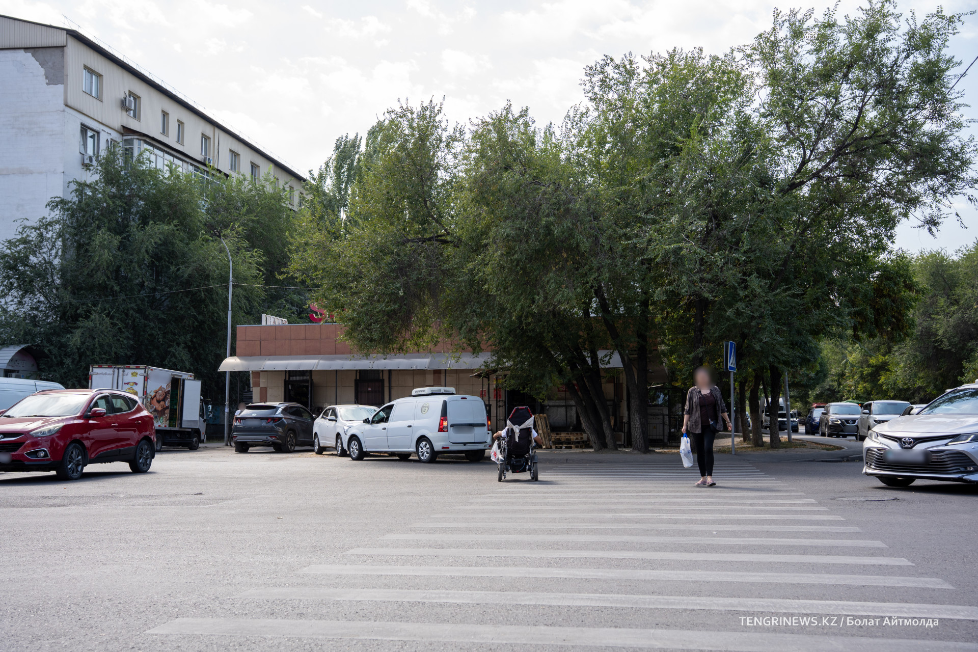 Парковочные войны – почему алматинцы против штрафстоянки на месте стоянки