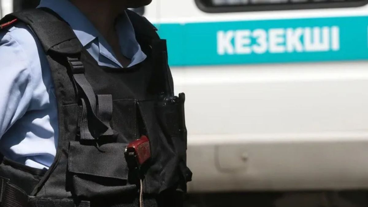“Камераға ортаншы саусағын көрсеткен”: Алматы облысында жүргізуші жазаланды