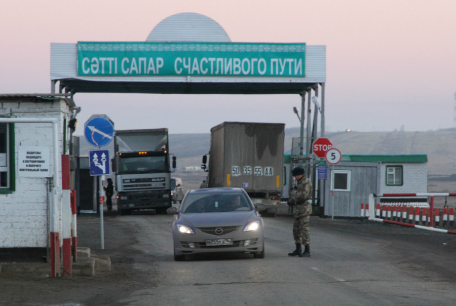 Ресей Қазақстанмен шекарада жүк ағынын қатаң қадағалай бастайды
