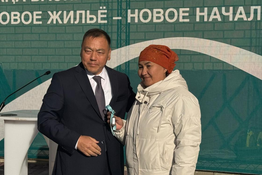 Көкшетауда 21 жанұя алғаш рет "Отбасы банк" арқылы баспаналы болды