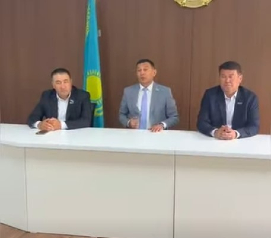 Мекеме ұжымымен кездесу өткізді